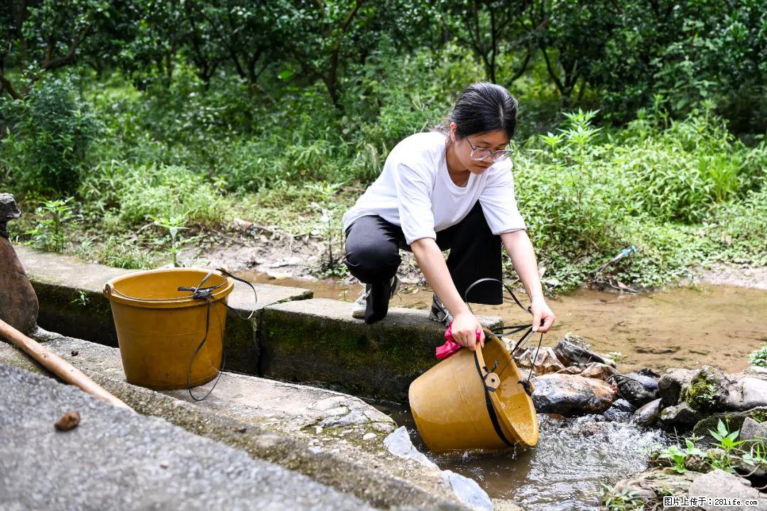 全网追的“扁担女孩”，找了一份暑假工，时薪12元 - 宜昌生活资讯 - 宜昌28生活网 yc.28life.com