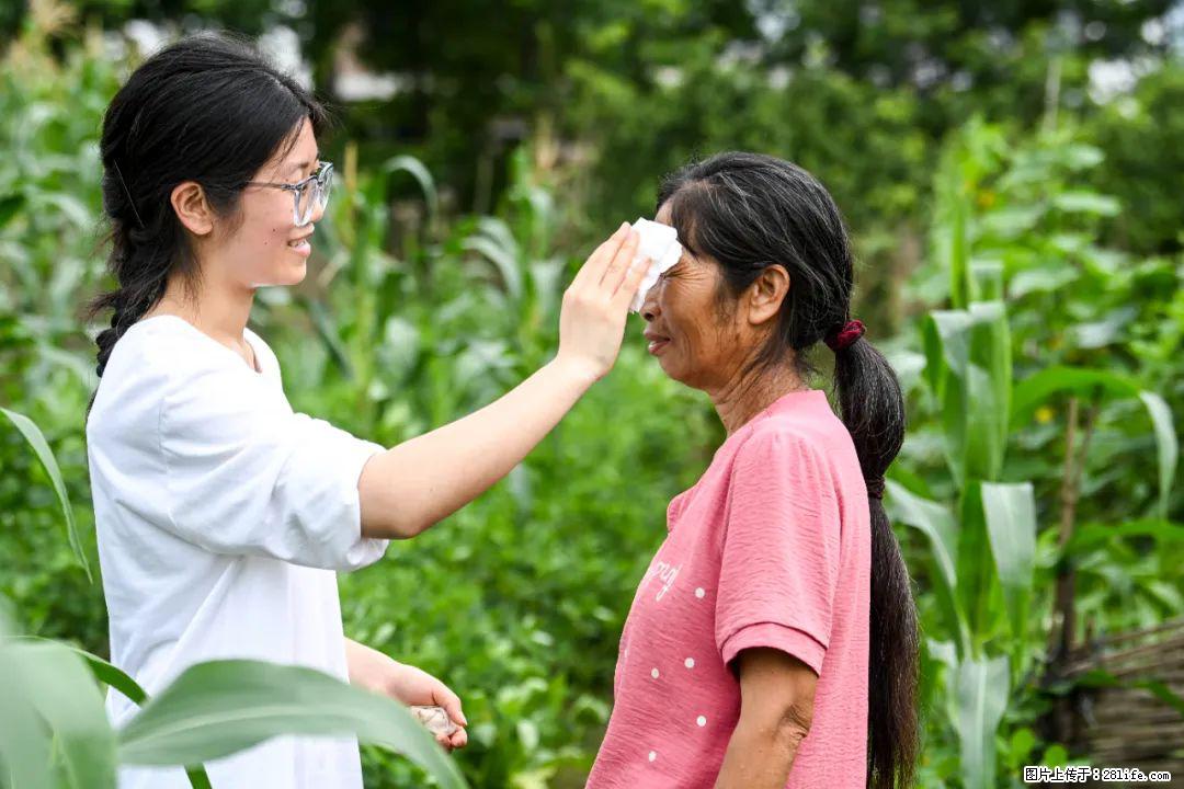 全网追的“扁担女孩”，找了一份暑假工，时薪12元 - 宜昌生活资讯 - 宜昌28生活网 yc.28life.com